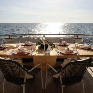 Main deck - aft table