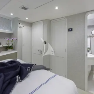 Forward Queen VIP Stateroom En suite