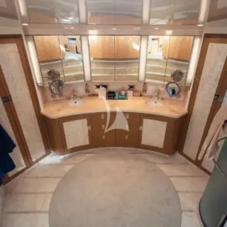 Master Stateroom En-suite