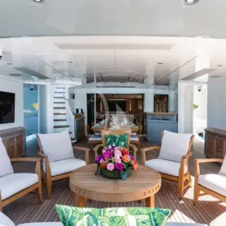 Aft deck seating