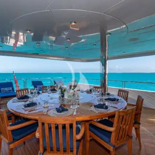 AMORE - Bridge deck aft dining 