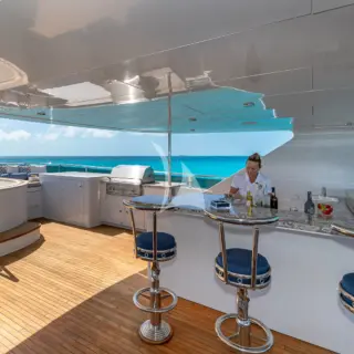 AMORE - Sun deck bar
