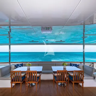 AMORE - Main deck aft