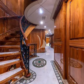 AMORE - Main deck foyer
