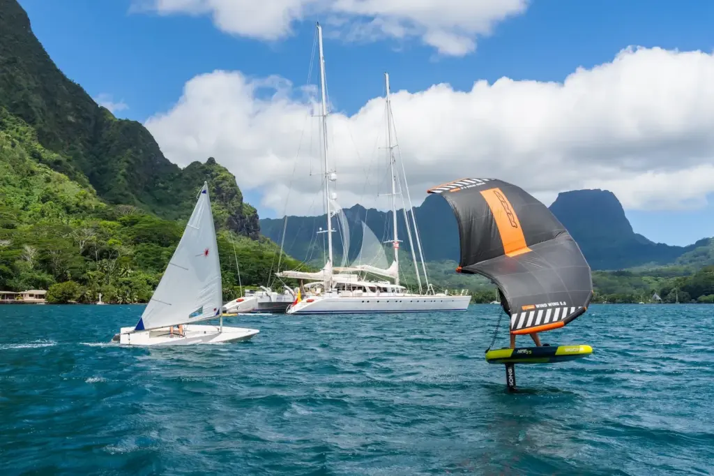 DOUCE FRANCE - At sail