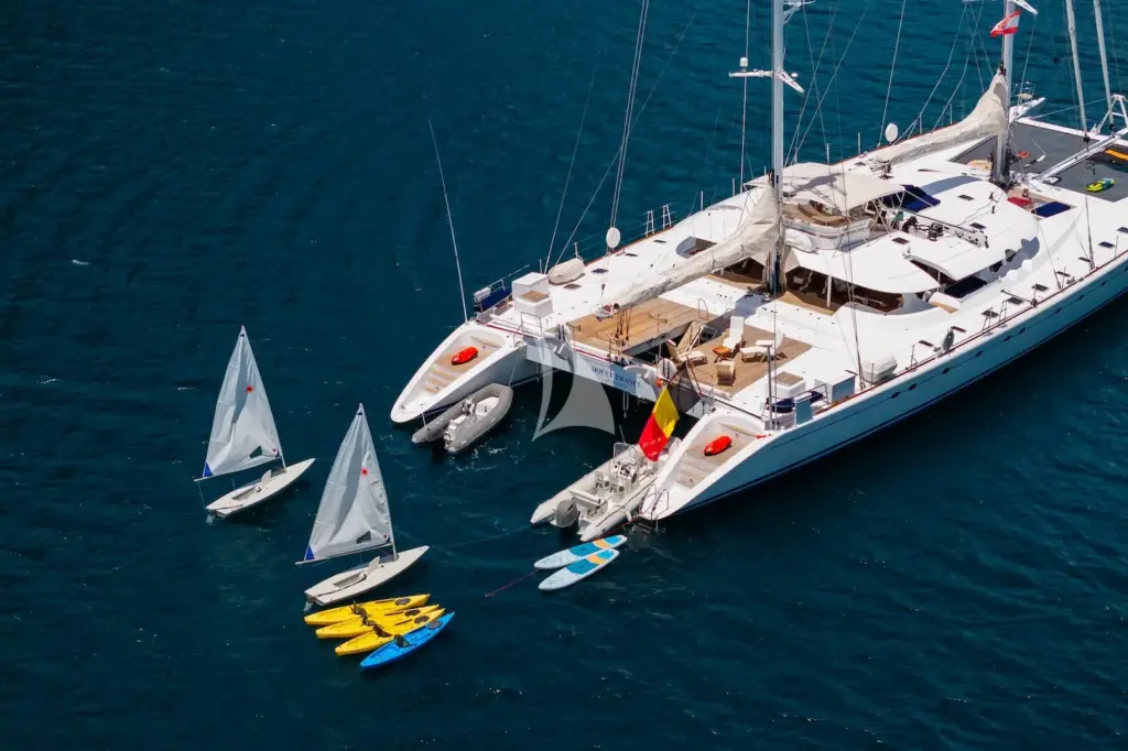 DOUCE FRANCE - Tender and toys