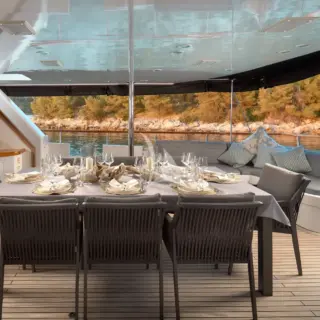 San Limi Dining table setup