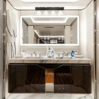 DAYBREAK - Aft Port King Stateroom Ensuite