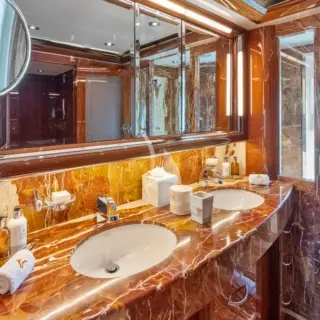 Primary Ensuite Bath