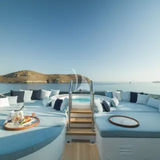 Sun Deck - Jacuzzi