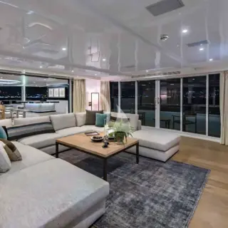 LIQUID SKY - Sky Lounge 
