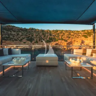 Sundeck Aft