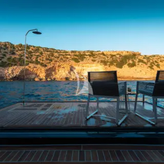 FOREVER - Aft Platform
