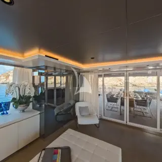 Upper Deck Salon