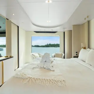 FREEDOME - Master Stateroom