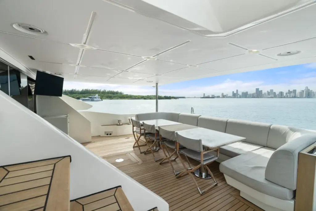 FREEDOME - Main Deck Aft