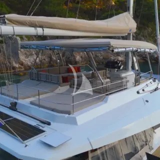 Nika One flybridge