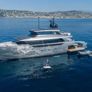 NEW YORK - AT ANCHOR WITH WATERTOYS