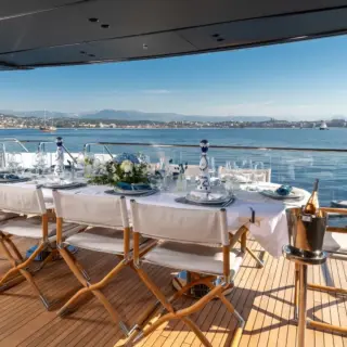 NEW YORK - AFT DECK DINING TABLE