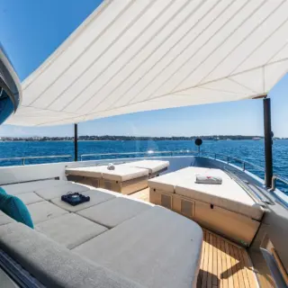 NEW YORK - FOREDECK