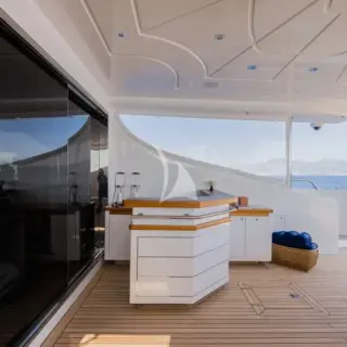 Main deck aft bar