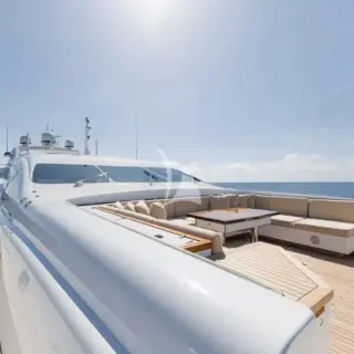 Foredeck seating