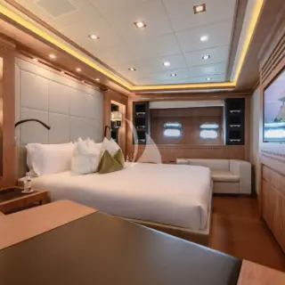 Double guest cabin