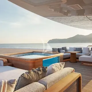 Owners Deck Forward