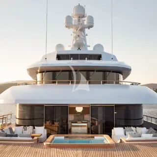 Owners Deck Forward