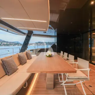 Main aft deck