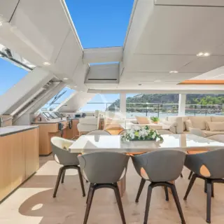 Main salon dining
