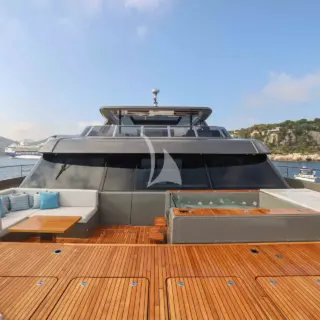 Foredeck Jacuzzi
