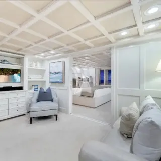 Primary Cabin - Lounge/Office