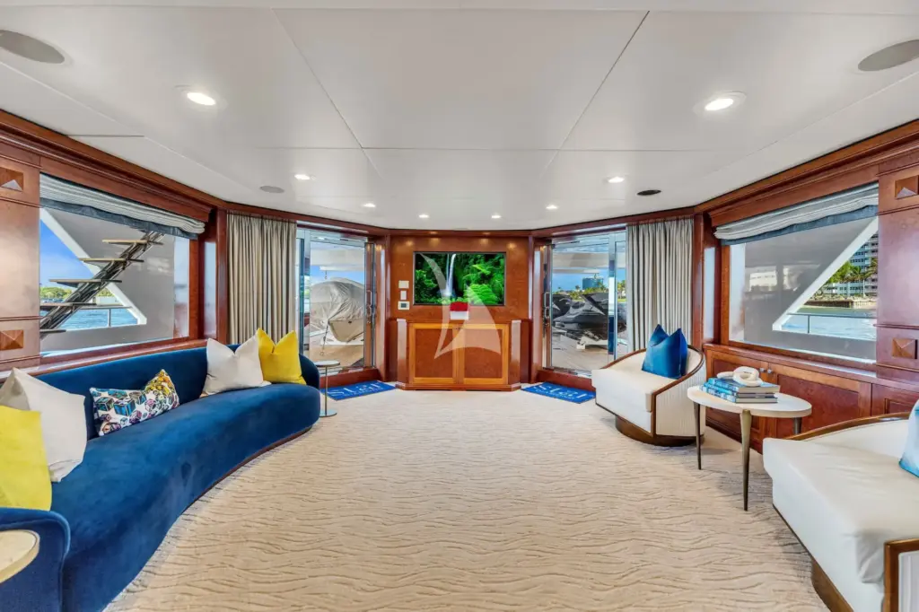 STAR DIAMOND - Main Salon