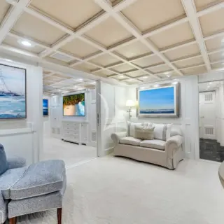Primary Cabin - Lounge/Office