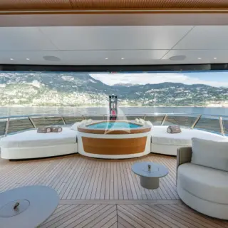 Upper deck - Owner's suite jacuzzi and outdoor terrace