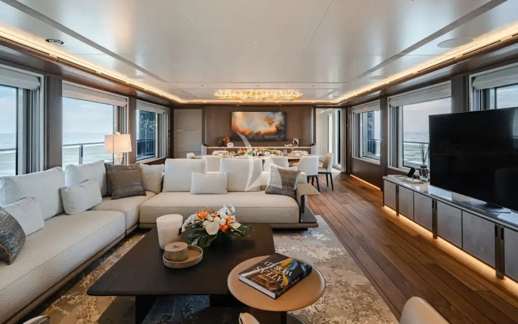 SERENISSIMA I - Main salon