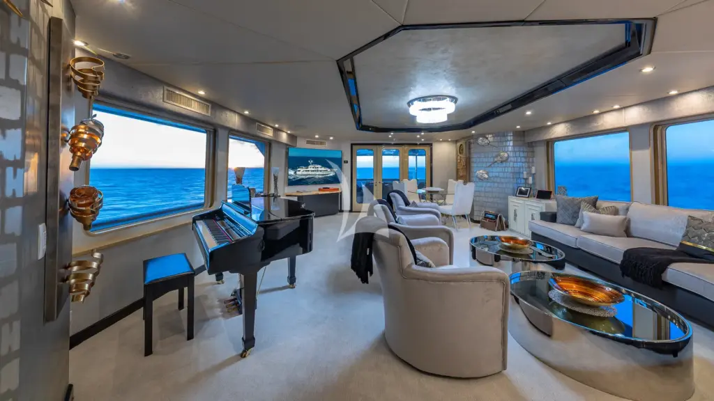 SWEET ESCAPE - Main Salon looking aft