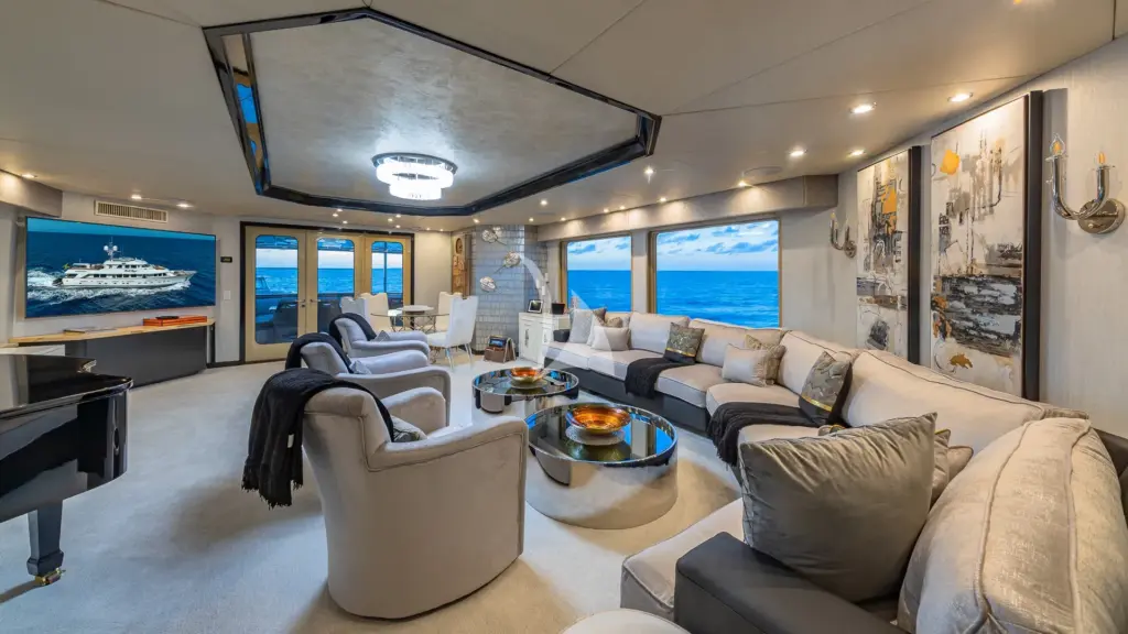 SWEET ESCAPE - Main Salon looking aft
