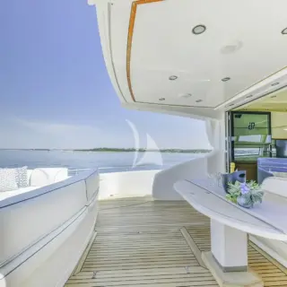 SEA LADY outdoor area