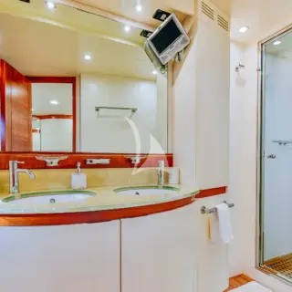 SEA LADY Master cabin bathroom