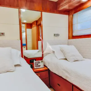 SEA LADY Twin cabin view