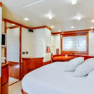 SEA LADY Master cabin view
