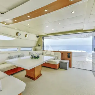 SEA LADY salon view
