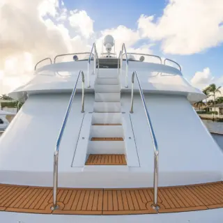 FORWARD BOW
