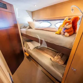 Bunk Beds Guest Cabin