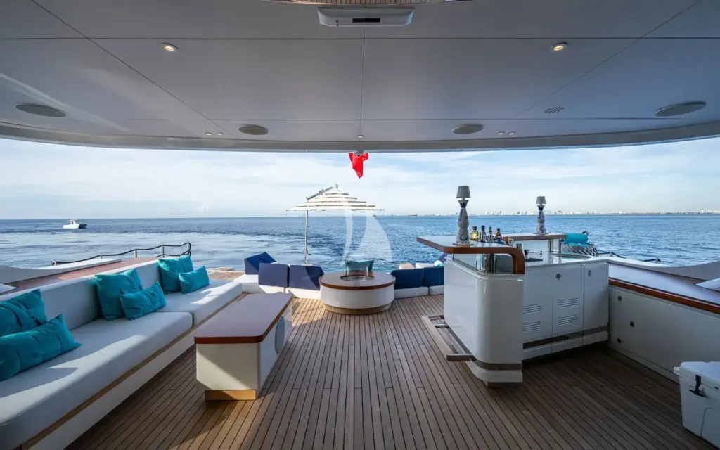 KINGS LAIR - Main Deck Aft