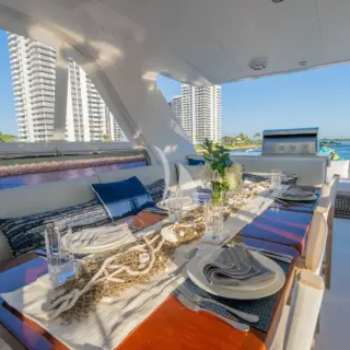 PILOT LOUNGE - Image 13