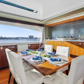 PILOT LOUNGE - Image 20