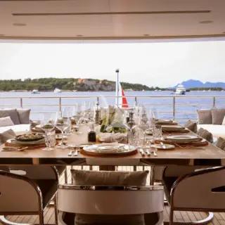 UPPER DECK DINING ARRANGEMENT 1